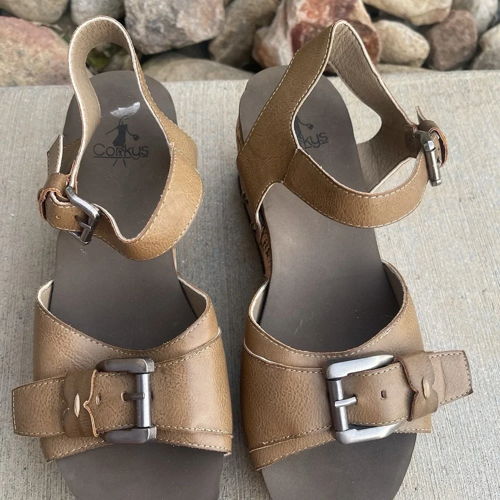 Corky's Size 8 Platform Wedge Sandals Brown Buckle Cork Footbed Lightweight